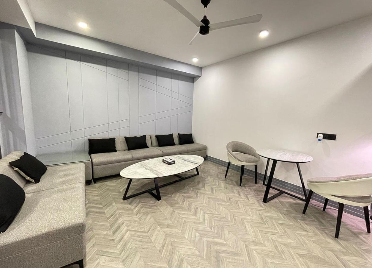 Bedchambers Serviced Apartments - Cyber City Gurgaon Bagian luar foto
