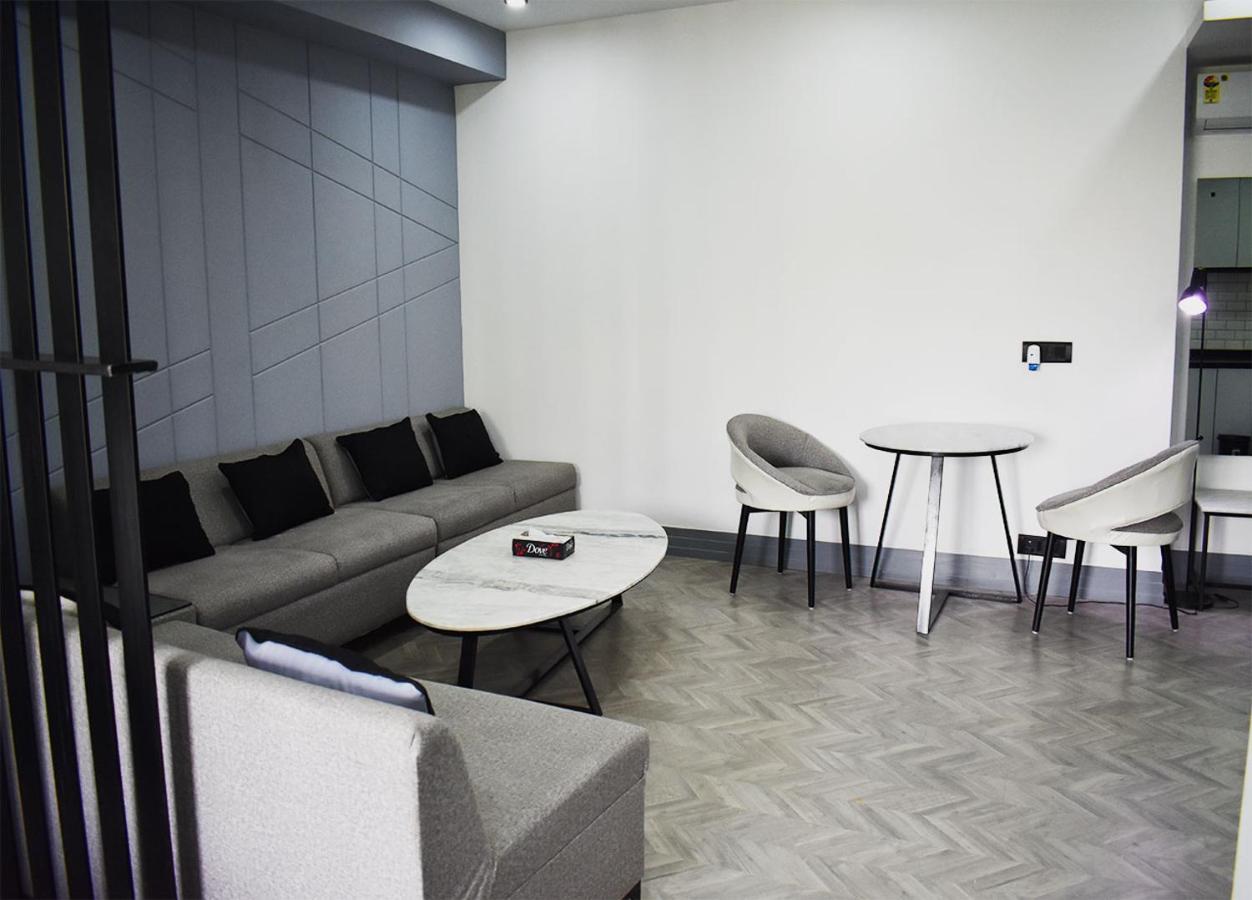 Bedchambers Serviced Apartments - Cyber City Gurgaon Bagian luar foto