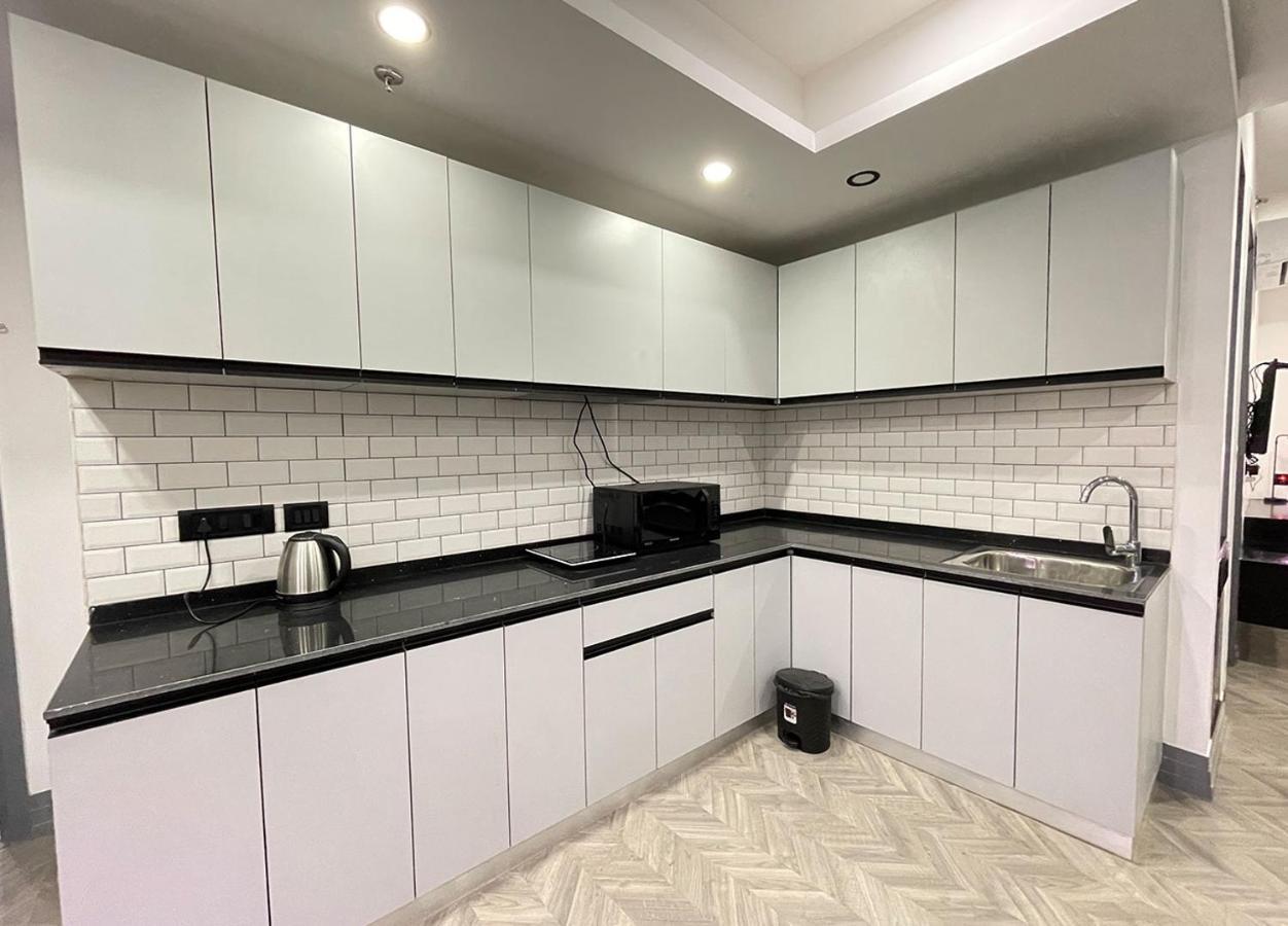 Bedchambers Serviced Apartments - Cyber City Gurgaon Bagian luar foto