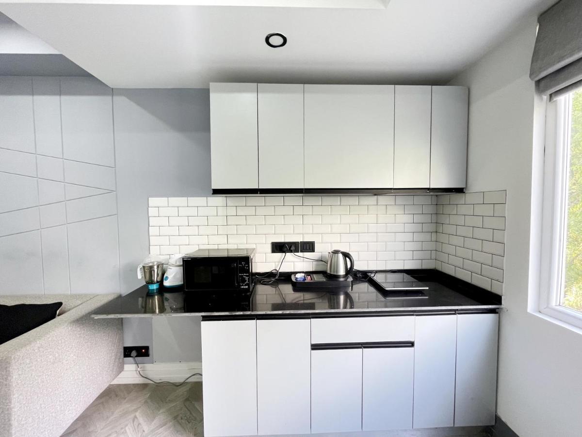 Bedchambers Serviced Apartments - Cyber City Gurgaon Bagian luar foto