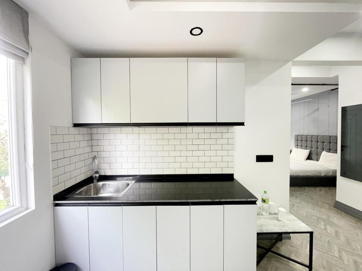 Bedchambers Serviced Apartments - Cyber City Gurgaon Bagian luar foto